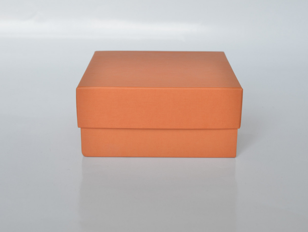 THEONA, orange