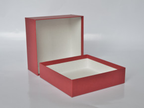 THEONA, red